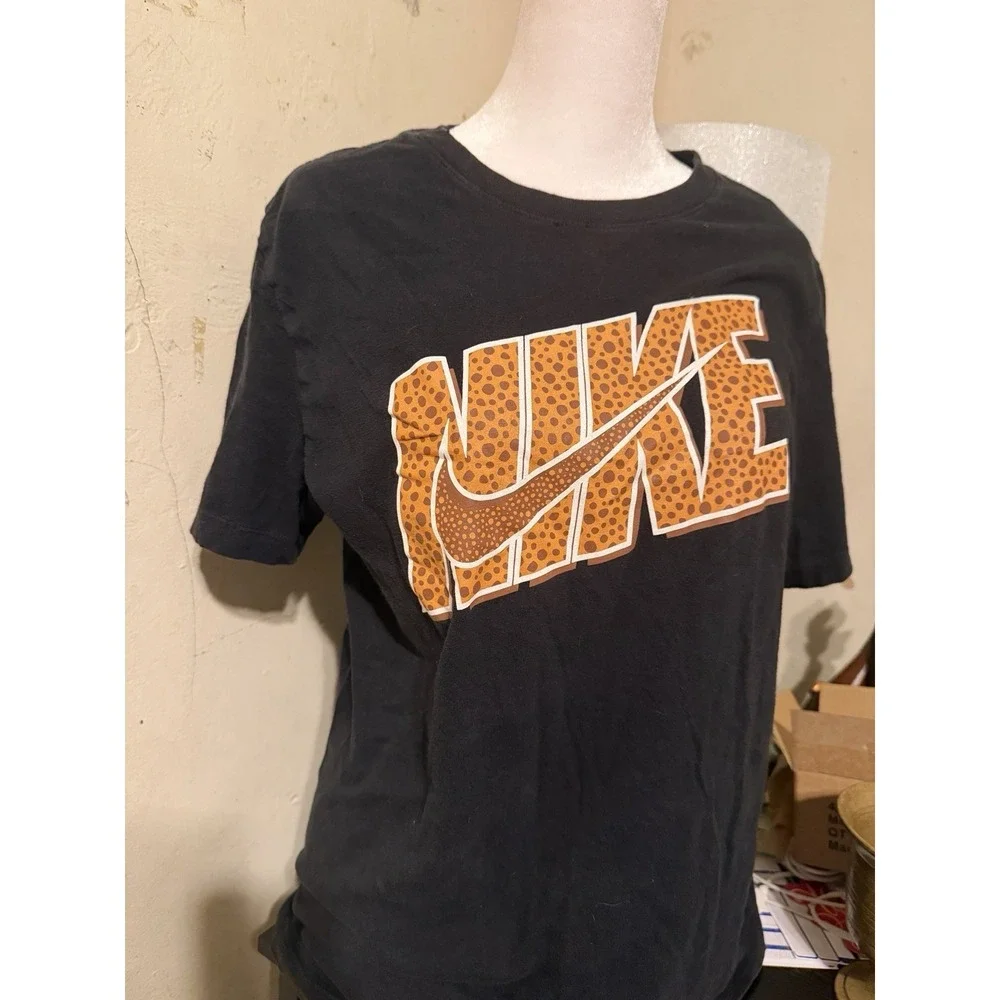 MENS NIKE NSW FUTURA SWOOSH TEE‎ Size Small